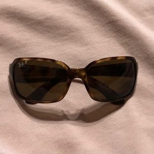 Ray-Ban brown tortoise polarized sunglasses